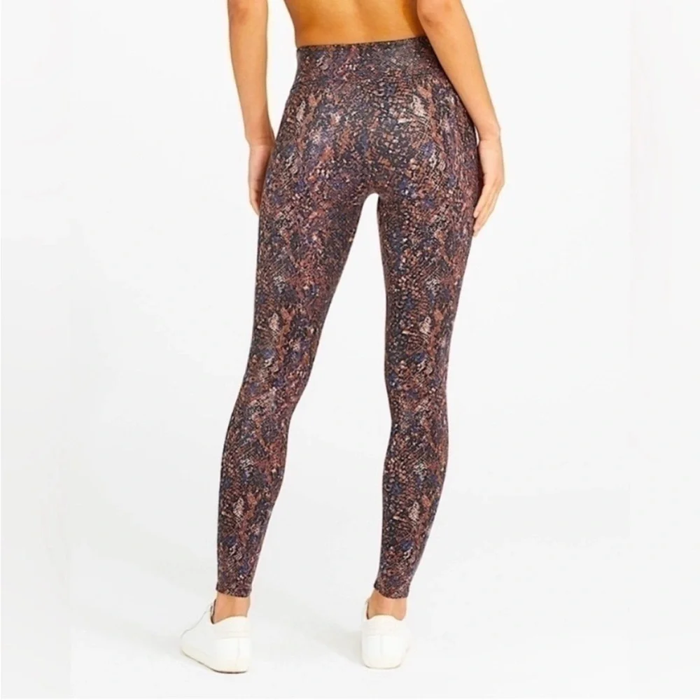 Spanx Faux Leather Snake Shine Legging Size Medium